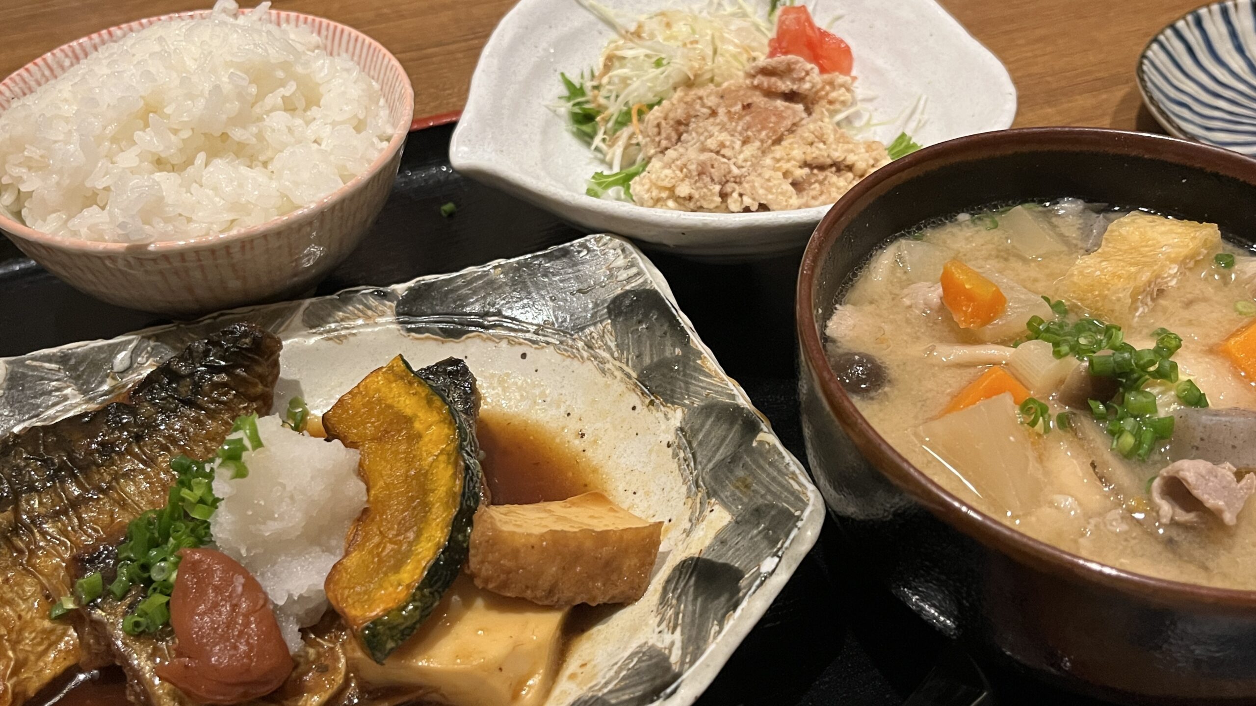 武 屋 食堂