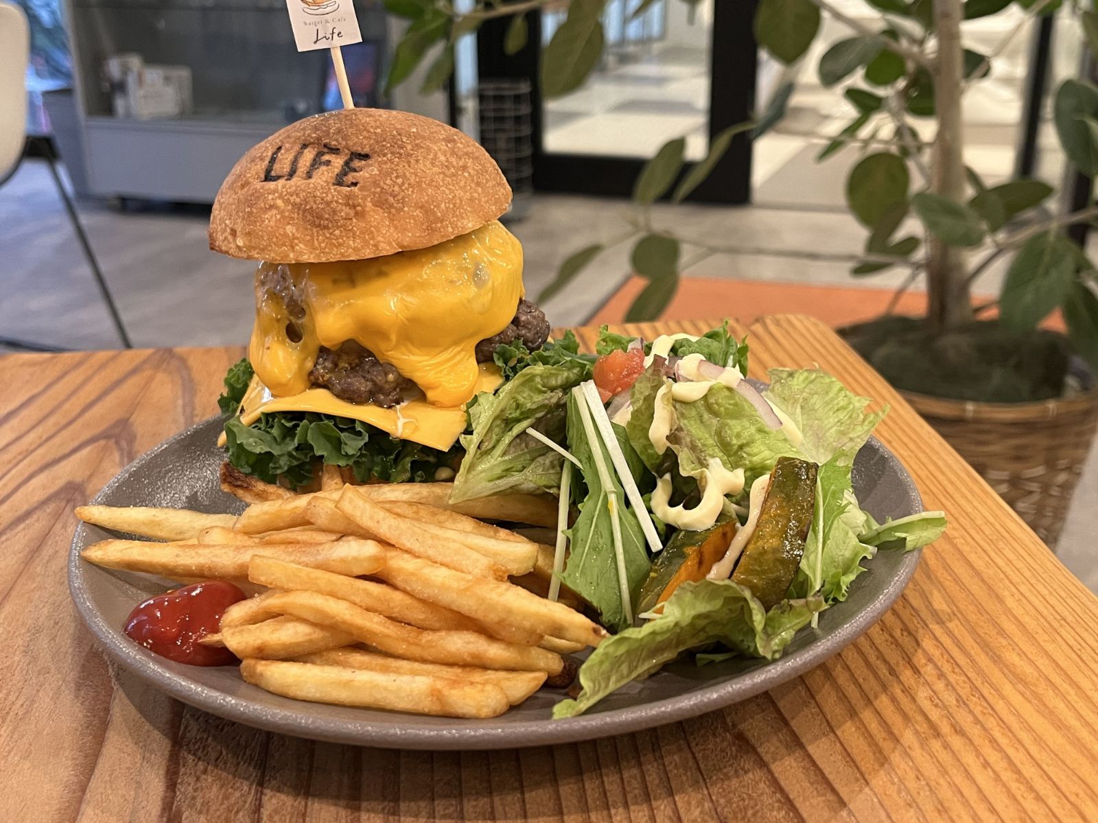 Hamburger＆Cafe life　ハンバーガー　山形市